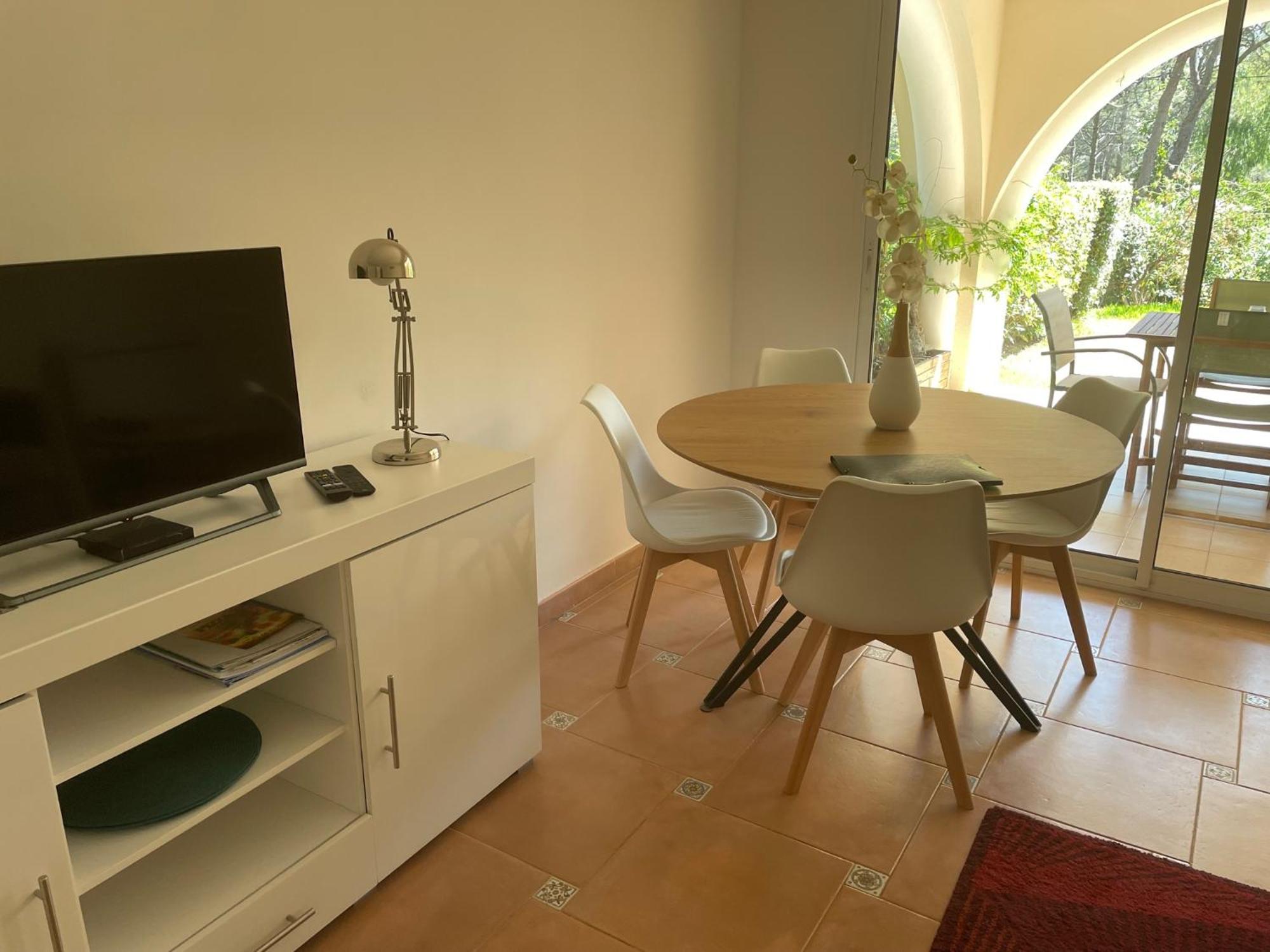 2 Pieces Saint Raphael Renove, Classe 4 Etoiles, 100 M Plages, Piscine, Tennis, Parc, Terrasse, Jardin Privatif Εξωτερικό φωτογραφία